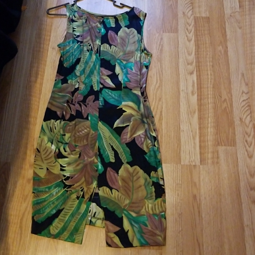 Dress - Picture 2 of 2